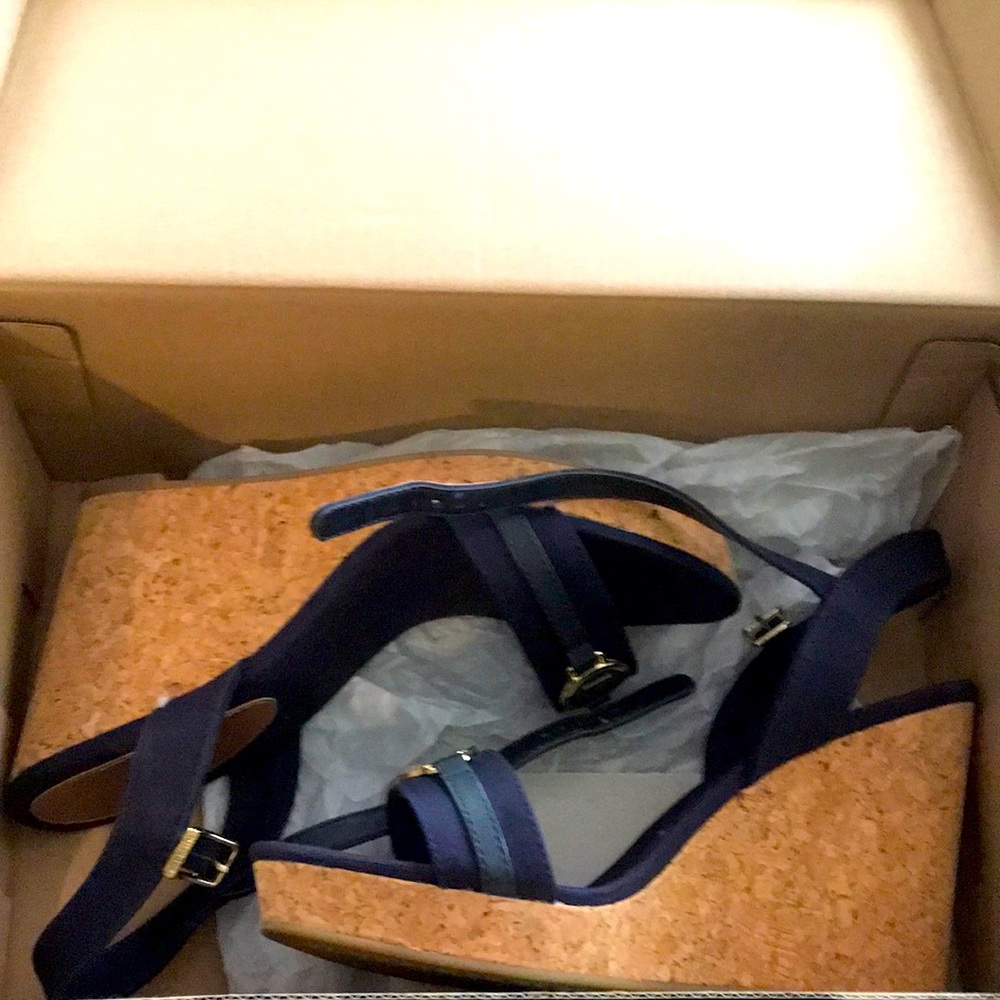 New w.o tags Tommy Hilfiger Wedges